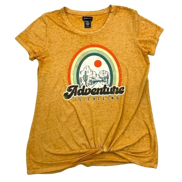 joei & i Adventure Is Calling Graphic Knotted Tee Shirt Woman’s SZ Small Mustard - Picture 1 of 9